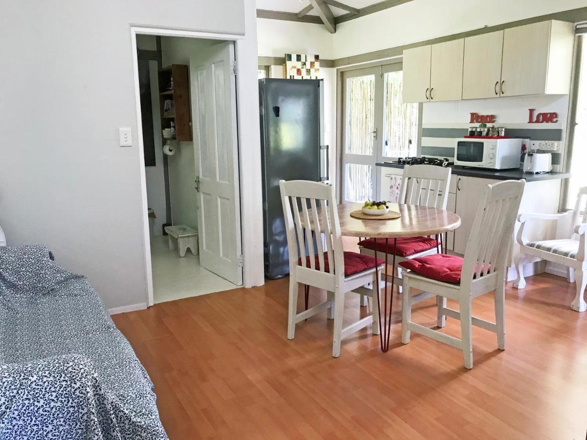 Loeriewood Garden Apartment, Hunters Home クニスナ エクステリア 写真
